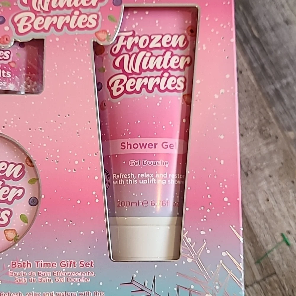 Bubble T Berries Bath‎ Gift Set​
